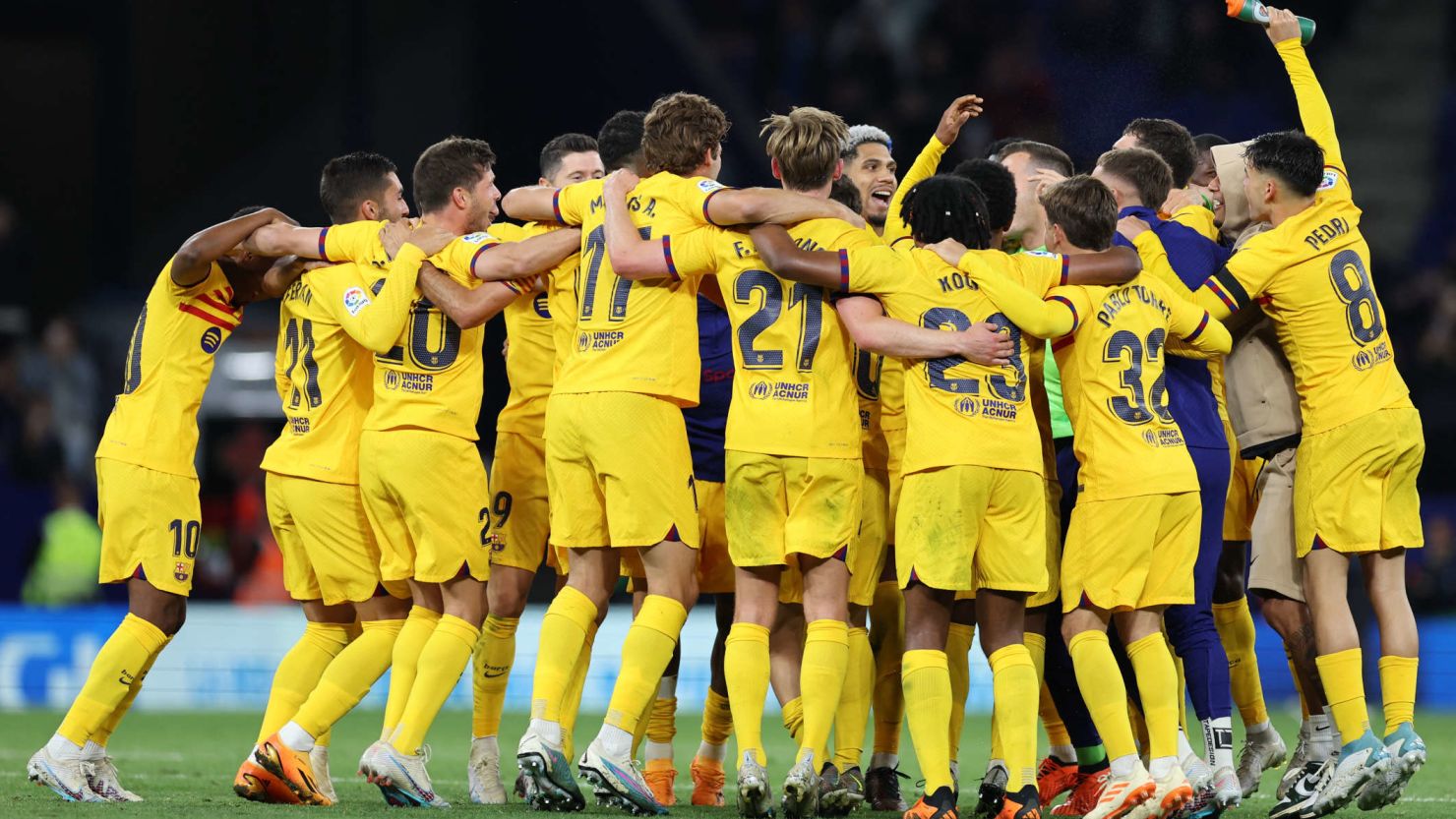 国安客战河内：3外援PK6外援，塞鸟、吴少聪首发，法比奥出战